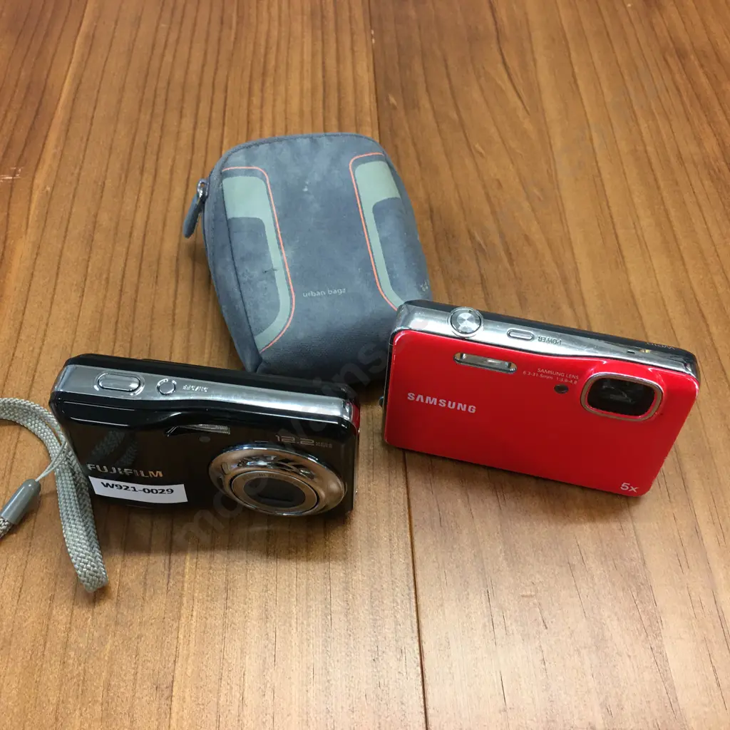 Fujifilm Camera 12.2 MP & Grey Case With Samsung Camera Image 1++